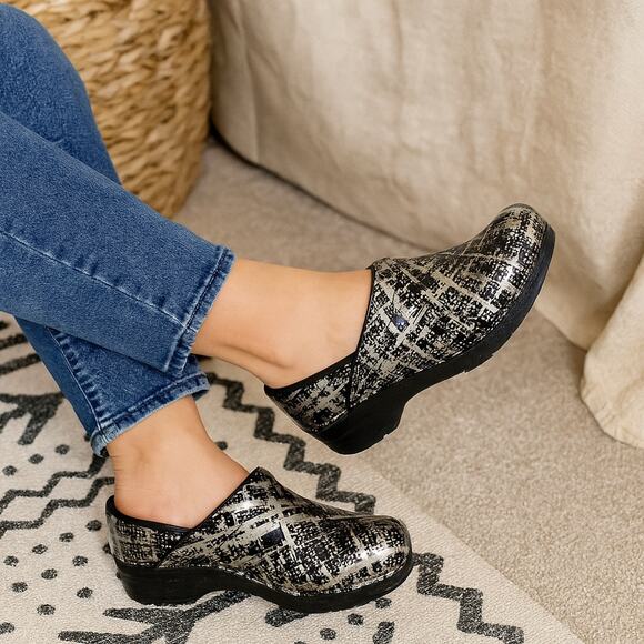 Dansko 37 7 US Black/Silver Womens Leather Block Print Professional Comfort Clog - Picture 1 of 16